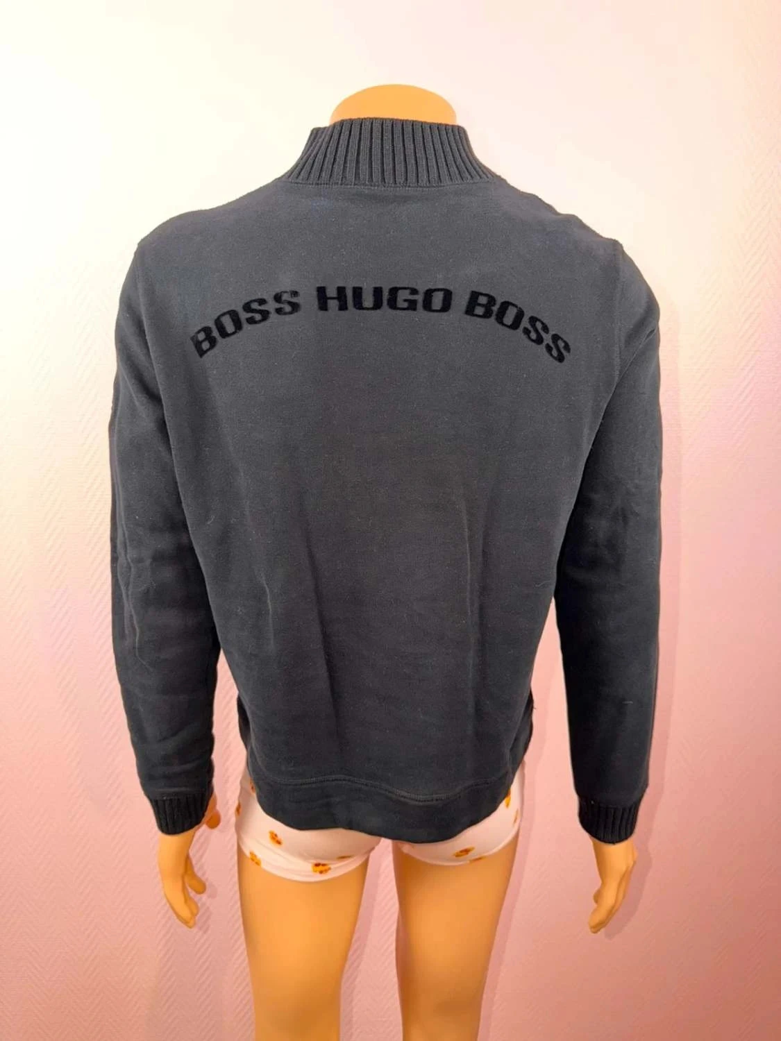 Petit pulôver Hugo Boss, tamanho M para homem. Em ótimo estado. – photo 4